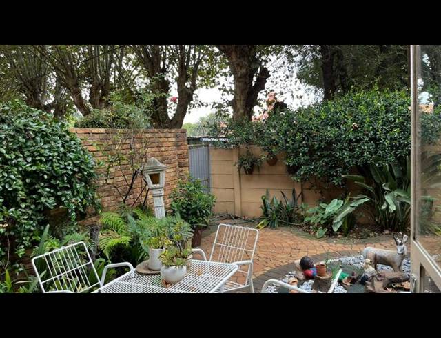 2 BEDROOM TOWNHOUSE FOR SALE IN BOKSBURG SOUTH